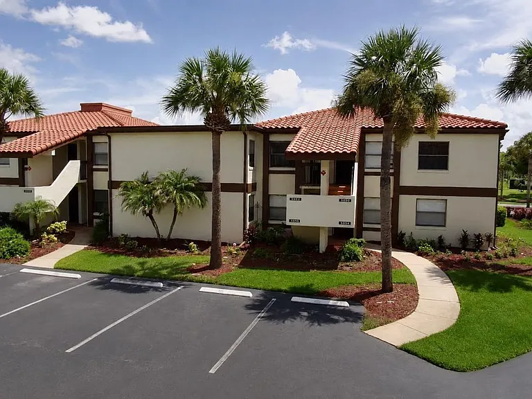 6062 Willowpointe Cir #203 — Photo 19