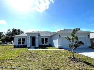 2420 Country Club Rd, Melbourne, FL 32901