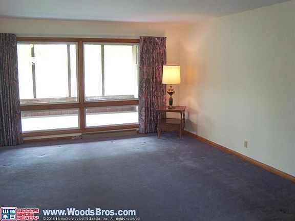 3rd image of 2545 Stockwell St