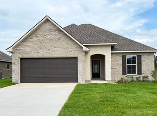 215 White Castle N, Iowa, LA 70647