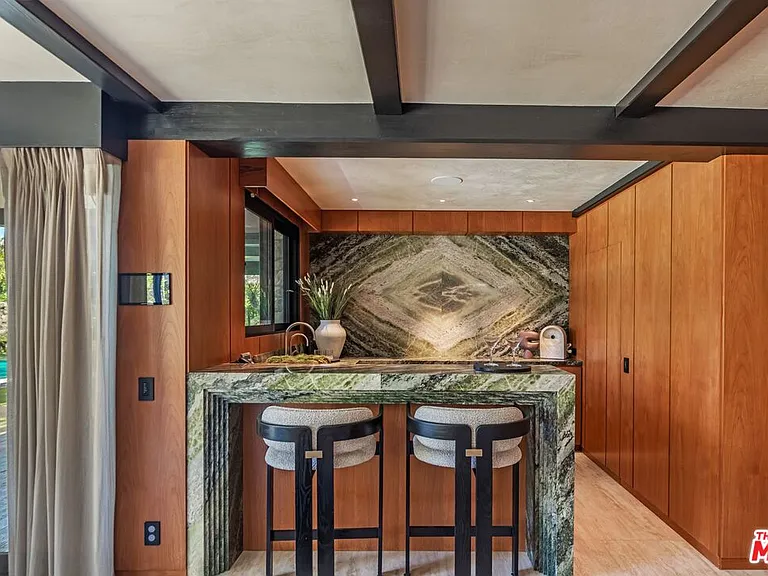 400 Toyopa Dr — Photo 29