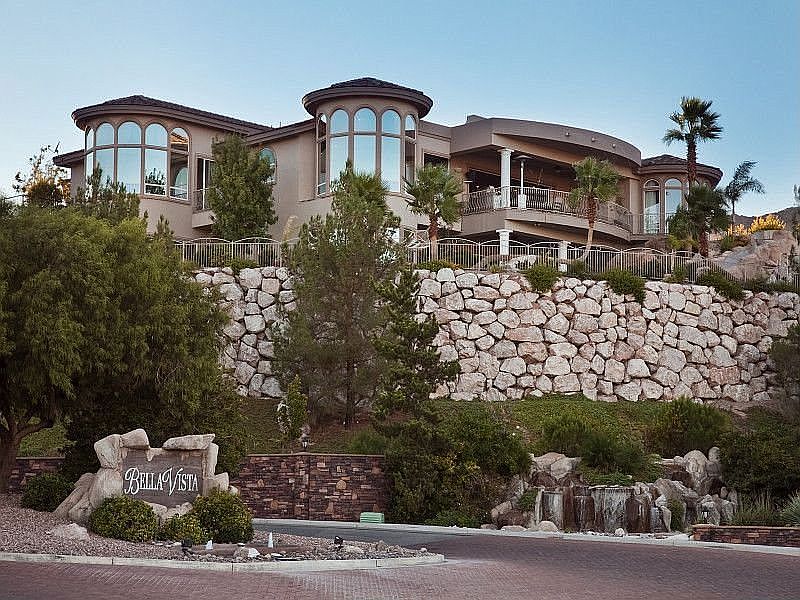 1st image of 306 Barcelona Ct