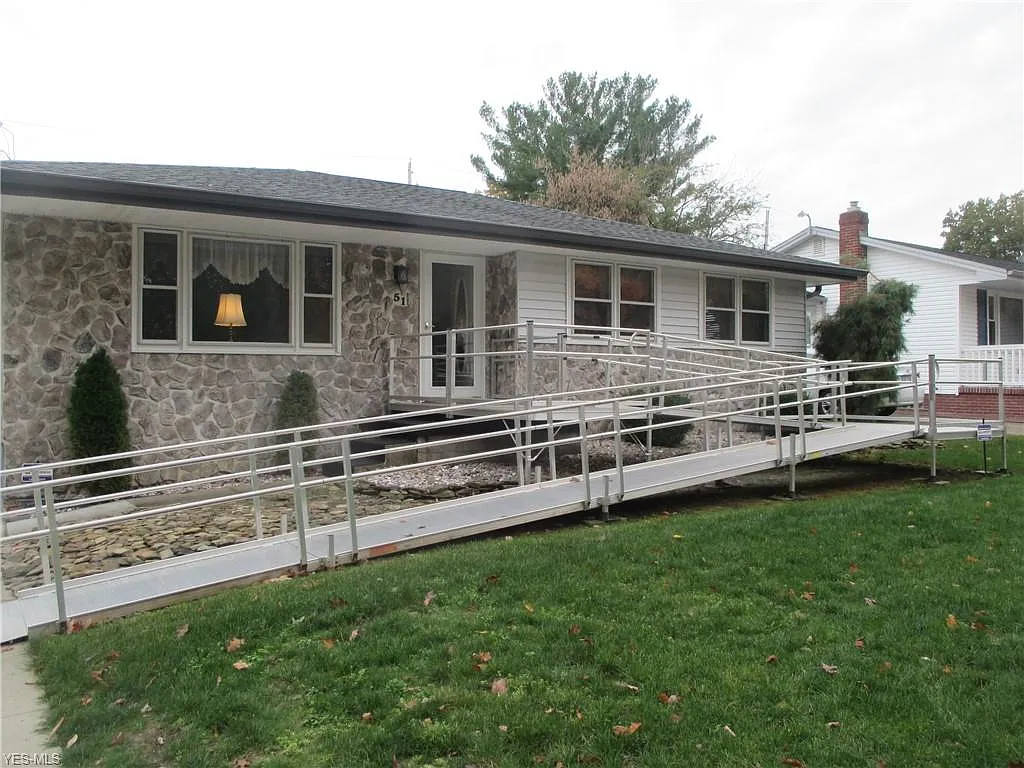51 Henry Dr photo 1