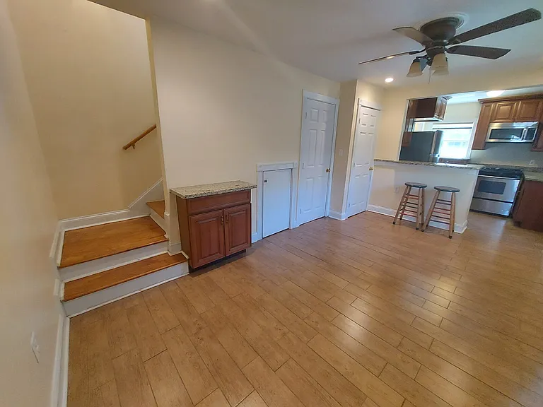 611 60th Pl — Photo 13