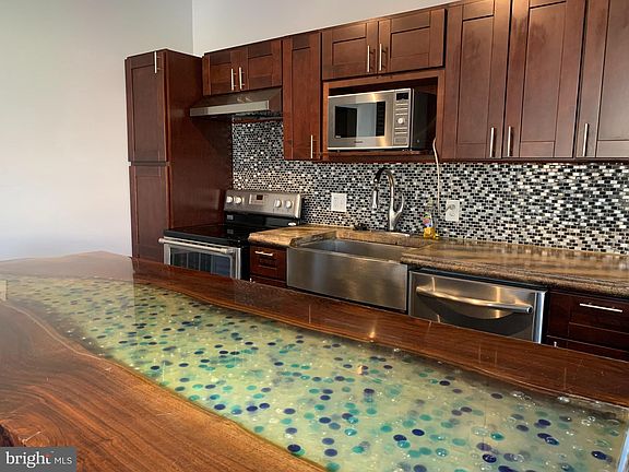 5th image of 2152-58 E Dauphin St #3J