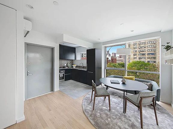 3rd image of 42 Allen St #7AXX