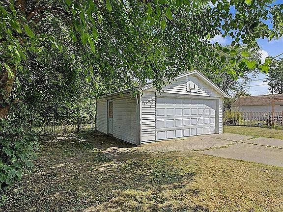 5th image of 6128 Yinger Ave