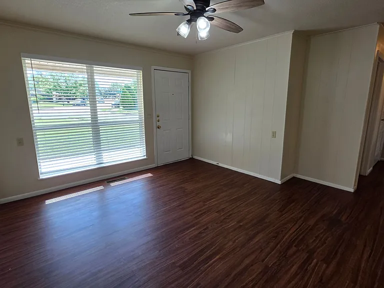 6251 Shadydell Dr — Photo 3