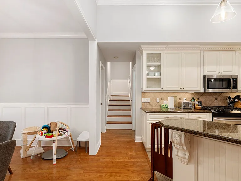 3773 SW 21st Dr — Photo 18