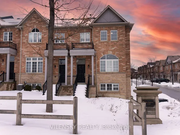 8777 Dufferin St #17, Vaughan, ON L4J 8W3