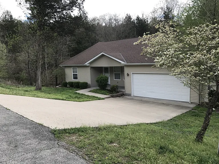 156 Alexander Ave — Photo 1