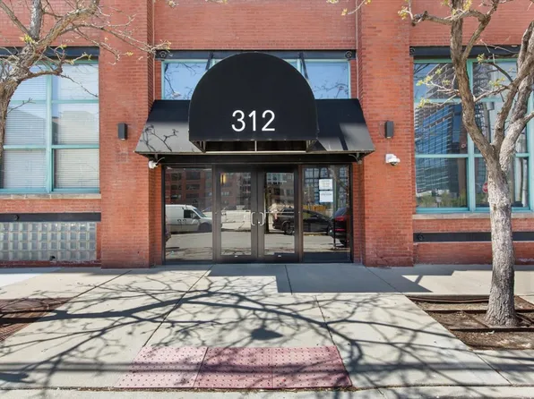 312 N May St APT 4D, Chicago, IL 60607