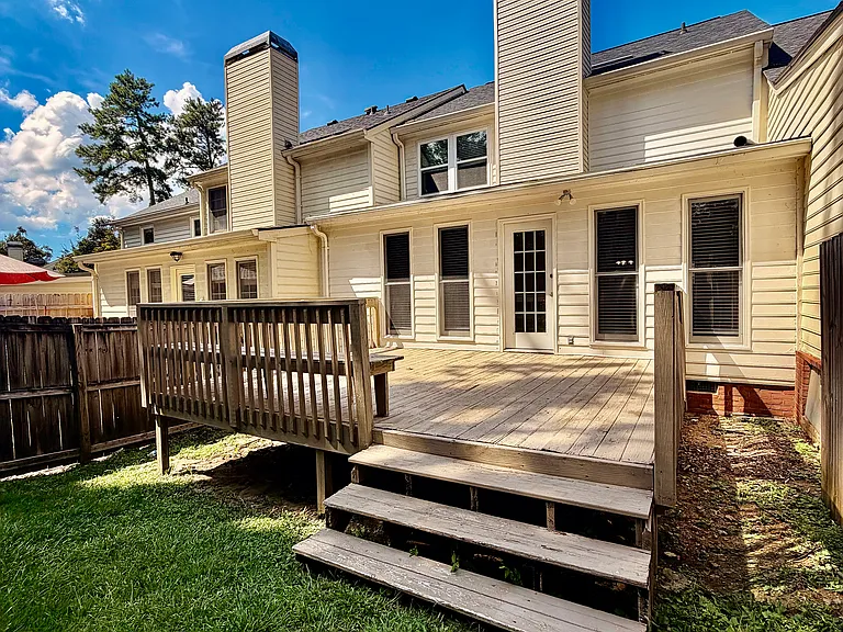 606 Crown Point Dr — Photo 11