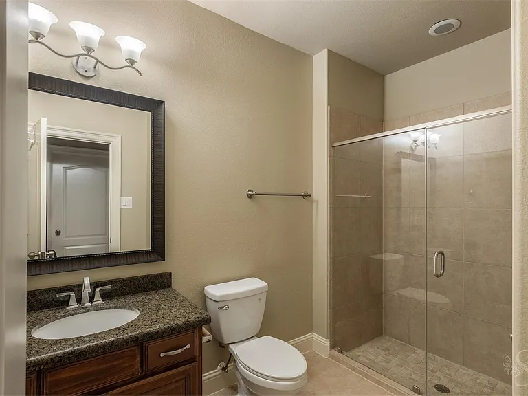 32611 Waltham Xing — Photo 16