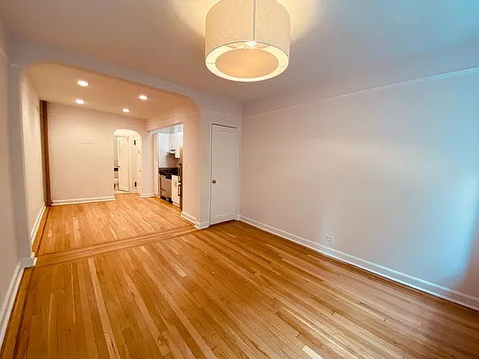 Rented by Metropolis Real Estate of Manhattan | media 13