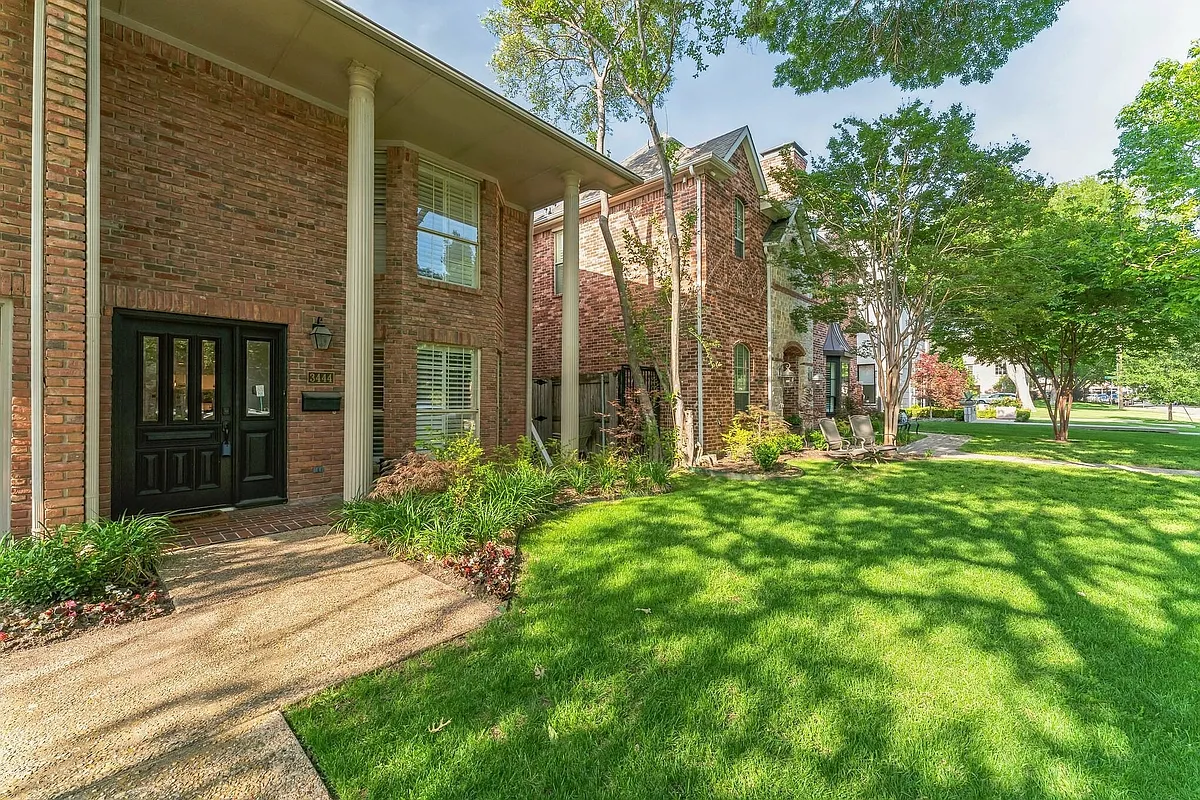 Building Photo - 3444 Normandy Ave