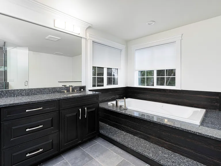 1221 195th St SW — Photo 16