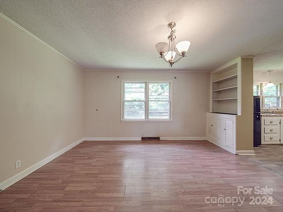3rd image of 1919 Willimax Ave