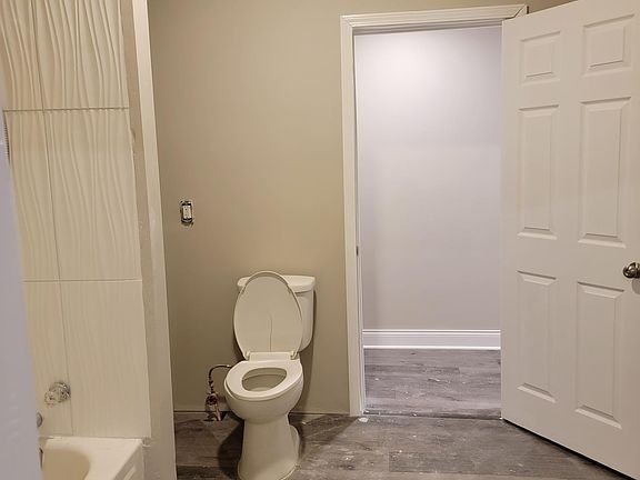 2nd image of 210 S Greenwood Ave #1