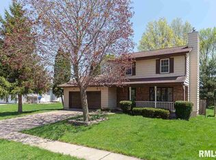 4475 Montclair Ct, Bettendorf, IA 52722