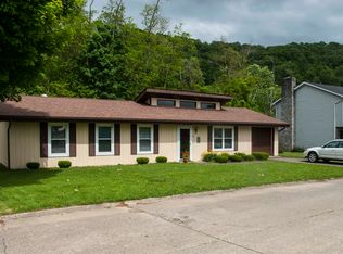 19 Oakmont Dr, Saint Albans, WV 25177