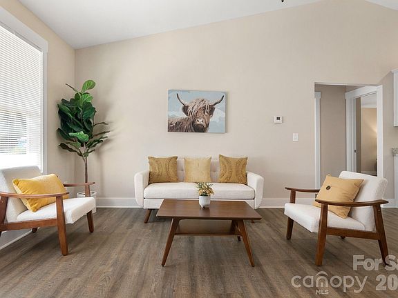 3rd image of 418 Digh St
