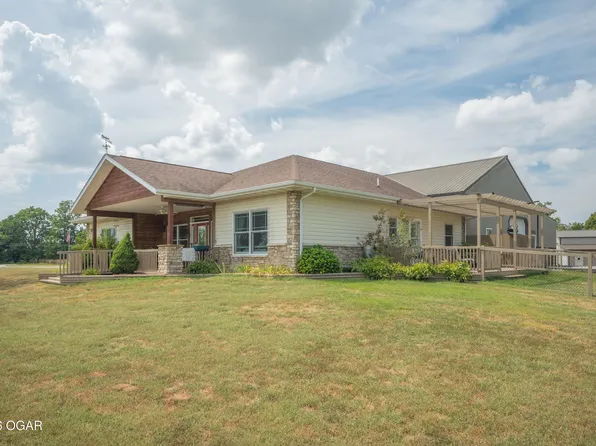 8708 Farm Road 2140, Cassville, MO 65625