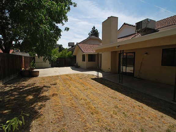 2nd image of 1534 E Lester Ave