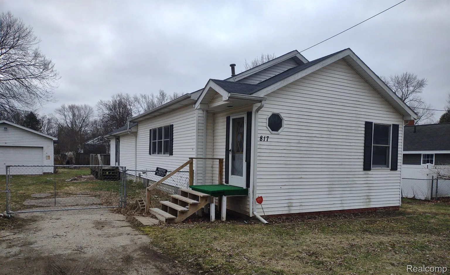 817 Justin Ave photo 1