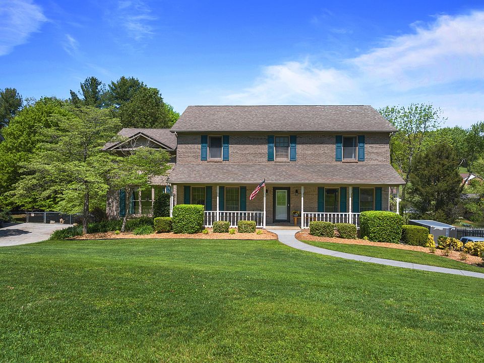 1st image of 1345 Pin Oak Dr