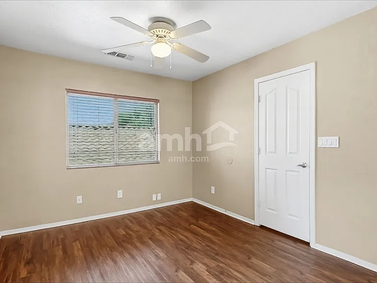 907 N Albert Dr — Photo 10