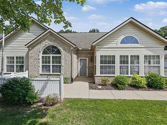 2nd image of 36154 Abbey Dr