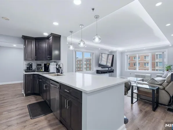 5312 City Pl #5312, Edgewater, NJ 07020