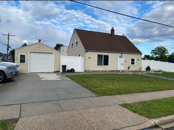115 Wolcott Rd