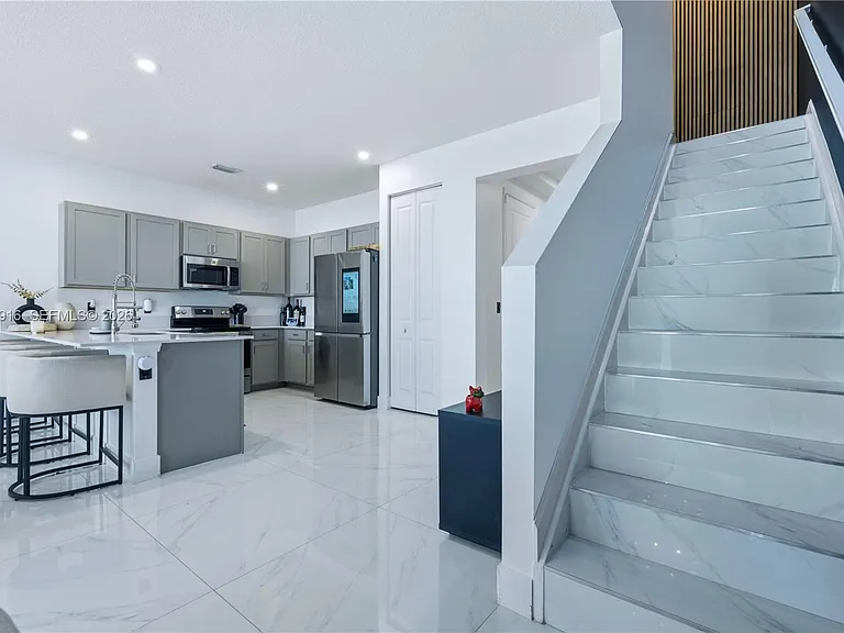 4307 Bradbury Ct — Photo 12