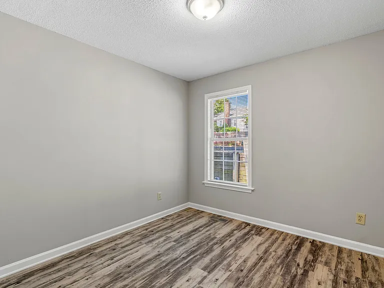 2019 Rath St — Photo 20