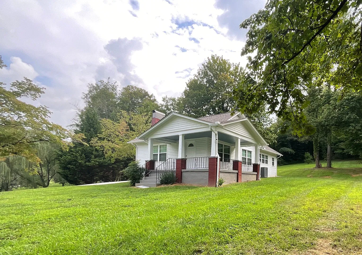 Very nice 2 bed/1 bath home - Morristown — Photo 1