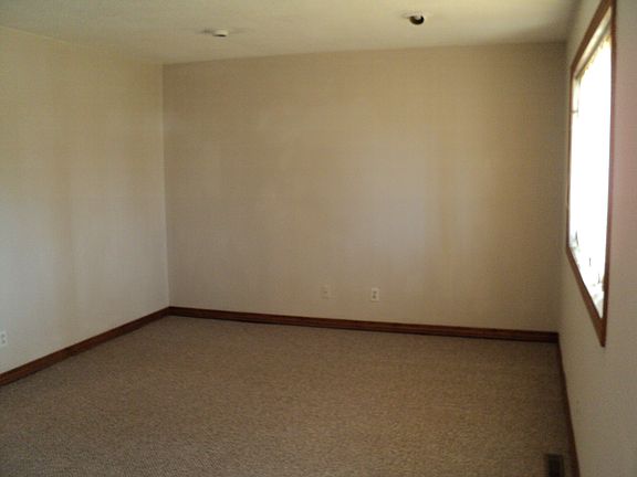 4th image of 3792 Wade Rd