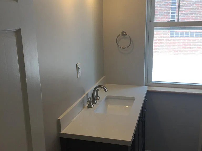 136 E 8th Ave #1 — Photo 17