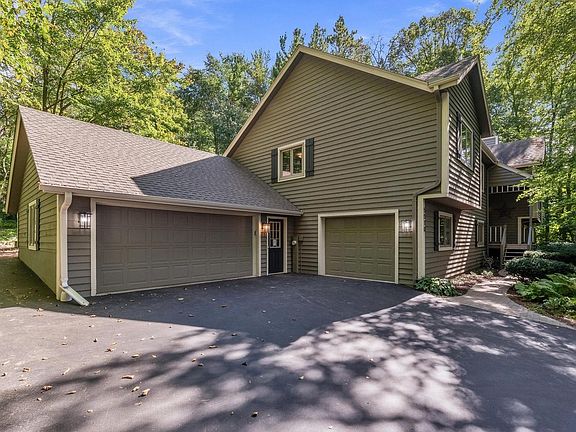 2nd image of 5510 Maple ROAD