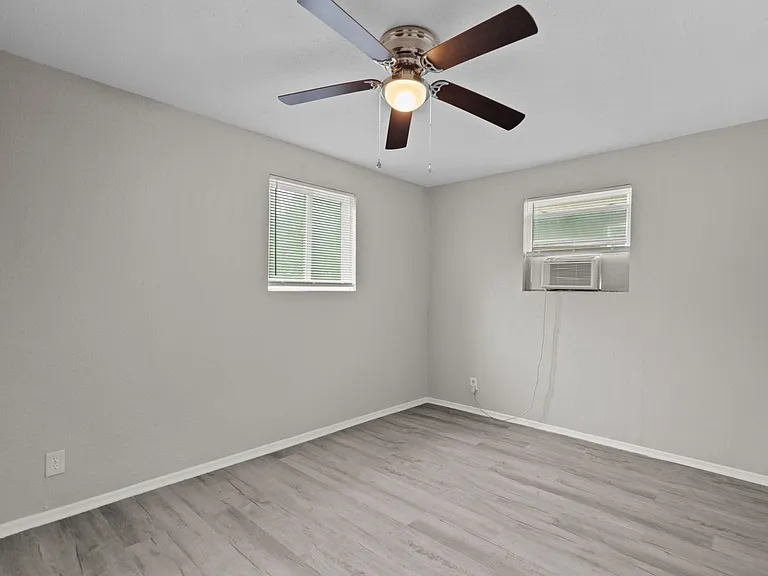 2328 Boss St — Photo 21