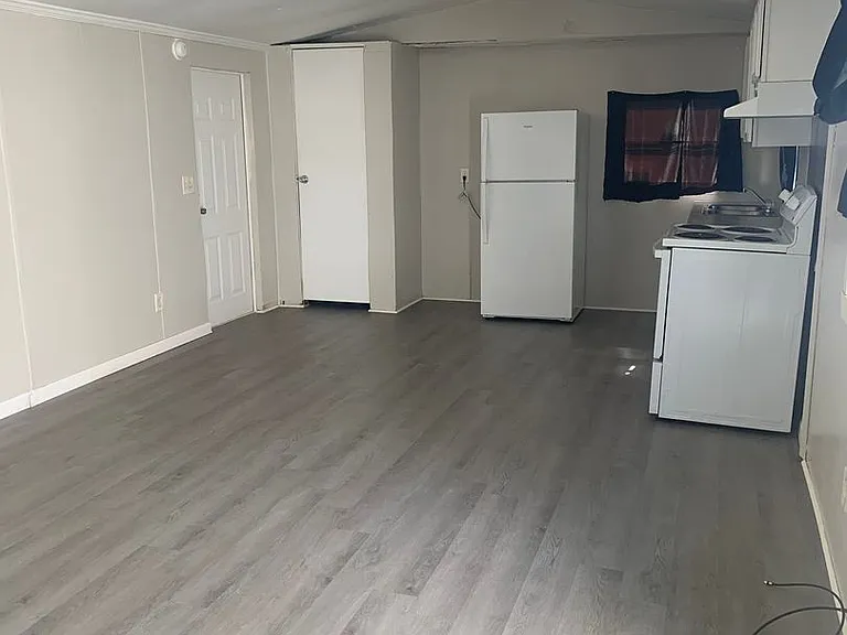 111 Holly Vista Ln — Photo 2