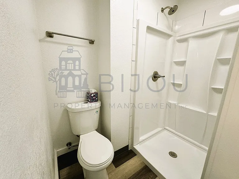 Downtown Rooms — Photo 9