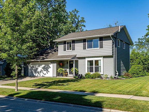 3rd image of 1542 Dicken Dr