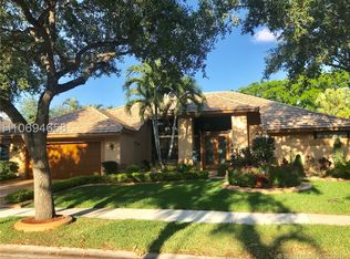 1104 Waterbrook Ln, Weston, FL 33326