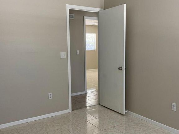 5th image of 298 NE Surrey St