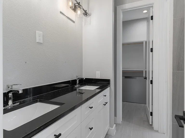 2806 Chicago St — Photo 21