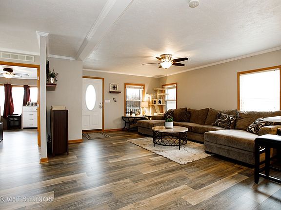 3rd image of 22966 Pinehurst Dr