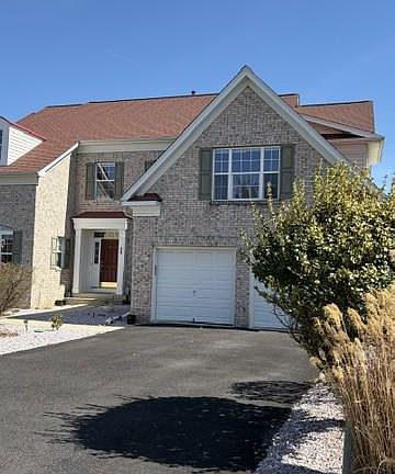 4th image of 48 Field Crest Ct