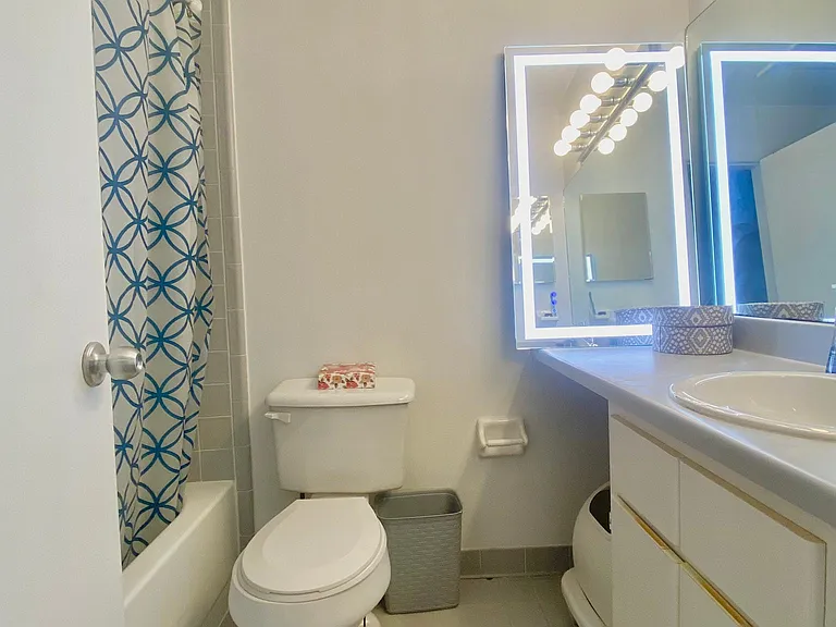 2912 SW 38th Pl — Photo 8